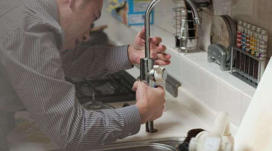 Local tankless water heater installation in Weston, MO